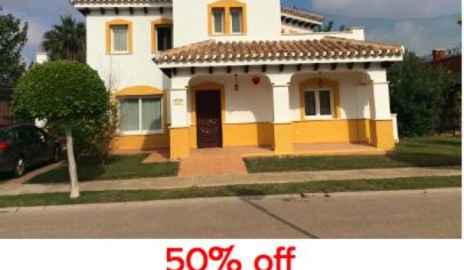 Reduced price 5 bedroom Villa, with private pool on Mar Menor golf resort, bars and restaurants walking distance, ideal for golfing trip or families