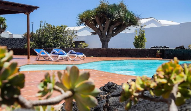 Casa Lola Lanzarote piscina climatizada y wifi free