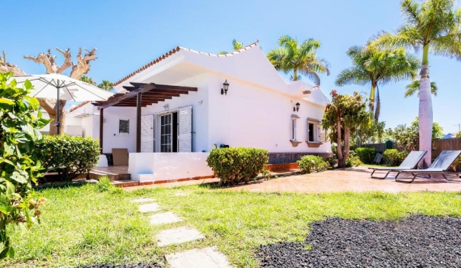 Golf Paradise with private garden and barbecue in Maspalomas