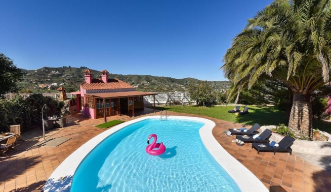 Finca Madroñal with Pool in Gran Canaria