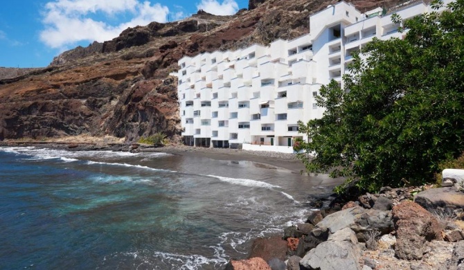 Heavenly apartment on the frontbeach