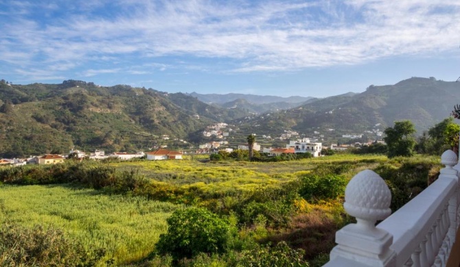 CASA ROSALÍA. APARTAMENTO CON VISTAS A LA MONTAÑA