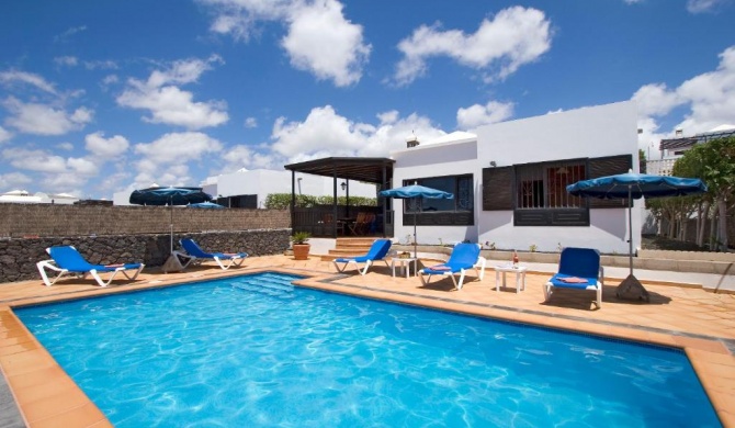 3 bedroom Villa Venus with private heated pool