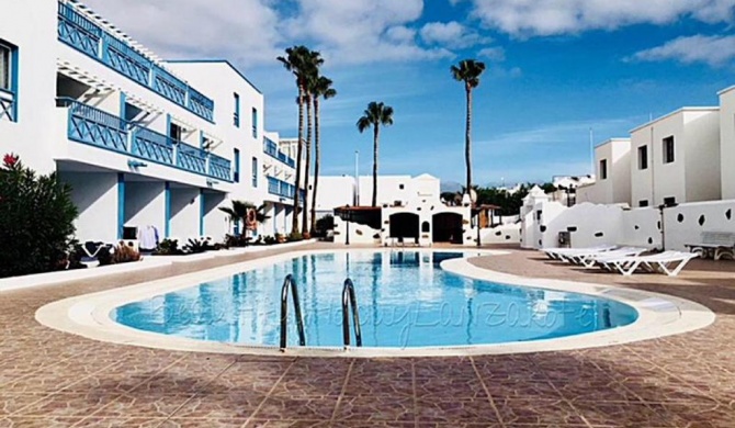 Apartment Bellissima 200m from the Ocean with pool, Wifi & Sat-tv