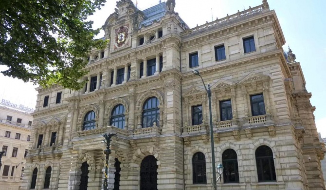 Habitación con baño privado en el centro de Bilbao