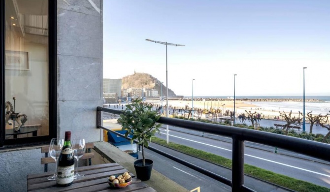 Zurriola beachfront luxury apartment