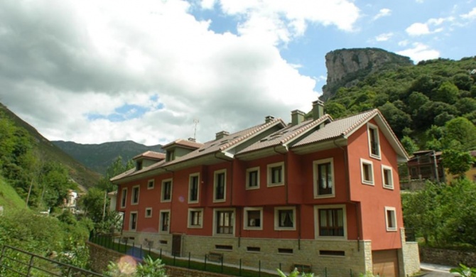 Apartamentos Puente La Molina