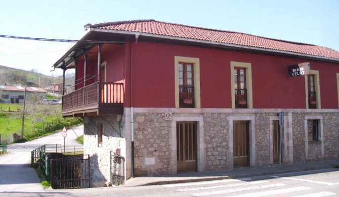 Casa de Aldea Gelot