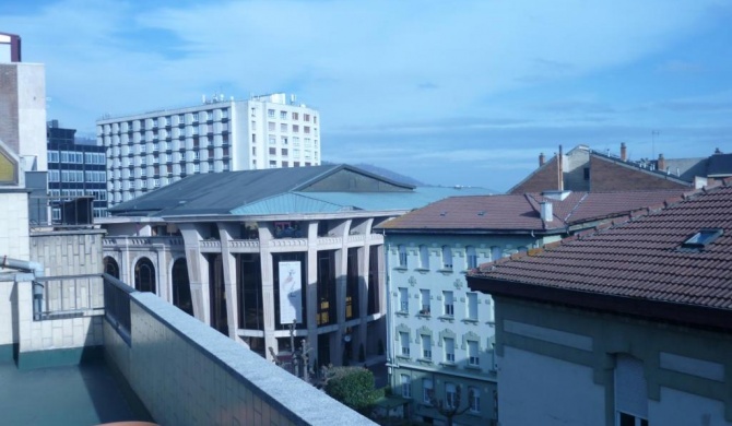 ÁTICO AUDITORIO disfrute sus 40 metros de terraza orientada al sur