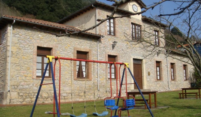 Apartamentos Rurales La Escuela