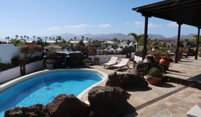 Finca Paraíso - Finest Villa with incredible views over Puerto del Carmen