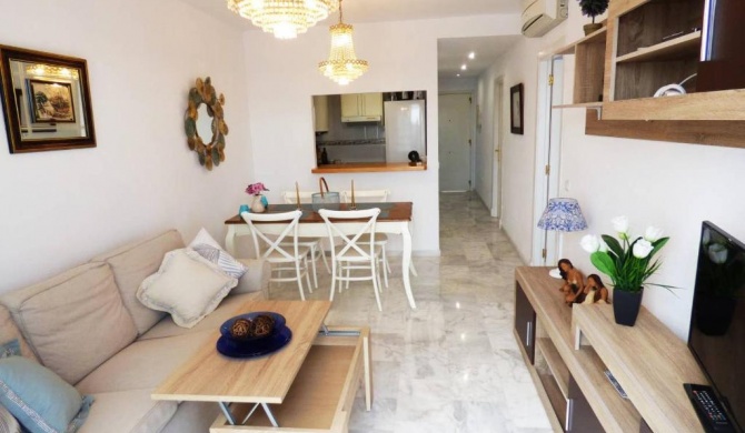 Bonito Apartamento con parking privado y piscina en casares