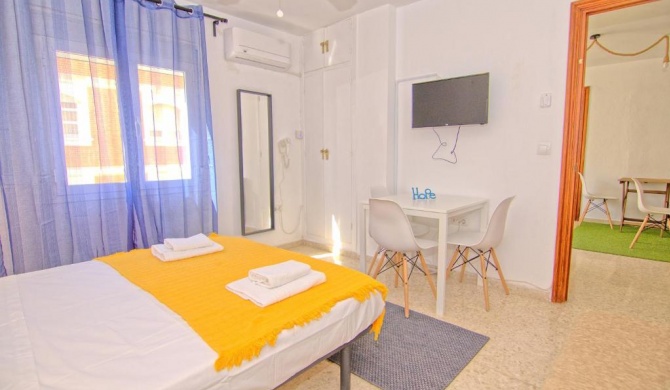 Low cost rooms Malaga river