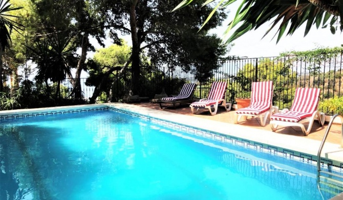 Villa Pinares-Malaga: pool, garden, garaje, wifi,