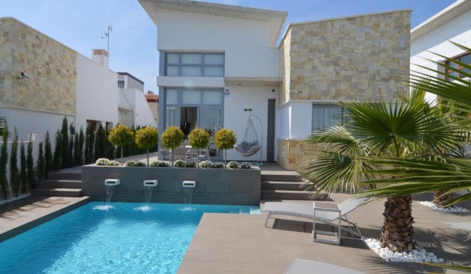 Lovely Villa in Ciudad Quesada with Private Pool