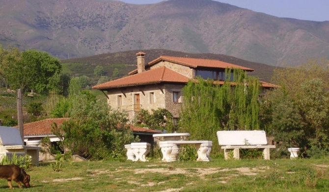 Casa Rural Ropino