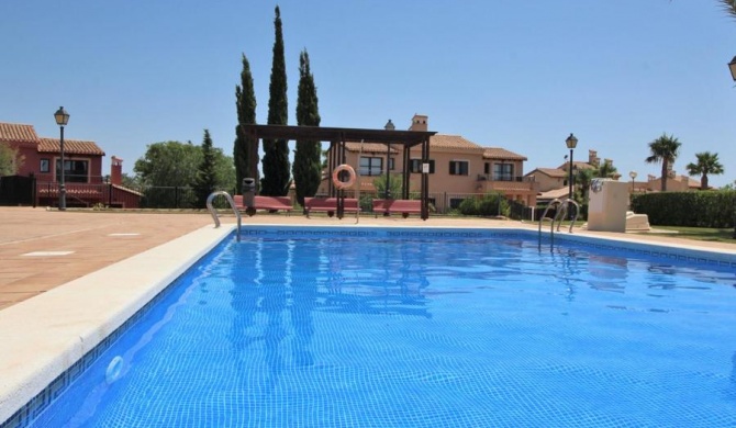 Stunning 3 bed Golf Villa sleeps 6 - large garden & communal pool